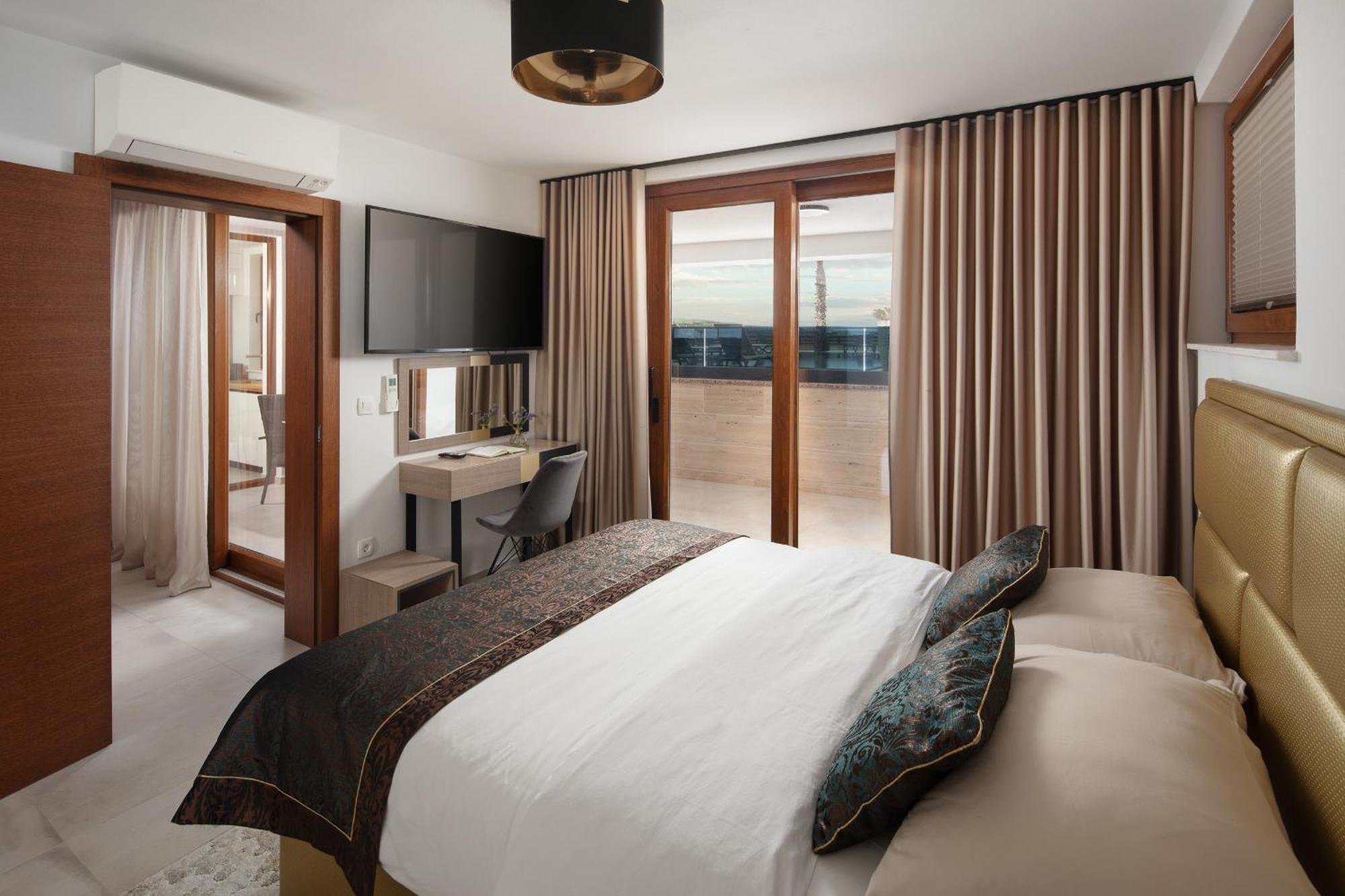 Malibu Imperial Apartment *